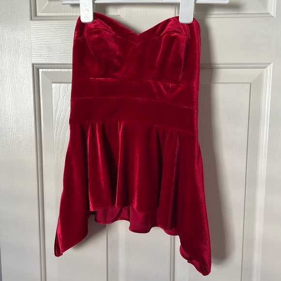 Guess red velvet peplum top (S) - Picture 2 of 7